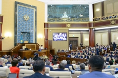 Проект алфавита казахского языка на латинской графике представили на парламентских слушаниях