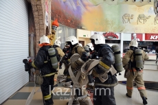 Спасатели провели учения в торговом центре Керуен