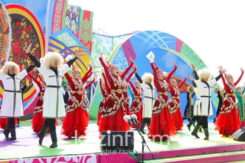哈萨克斯坦国庆日图片